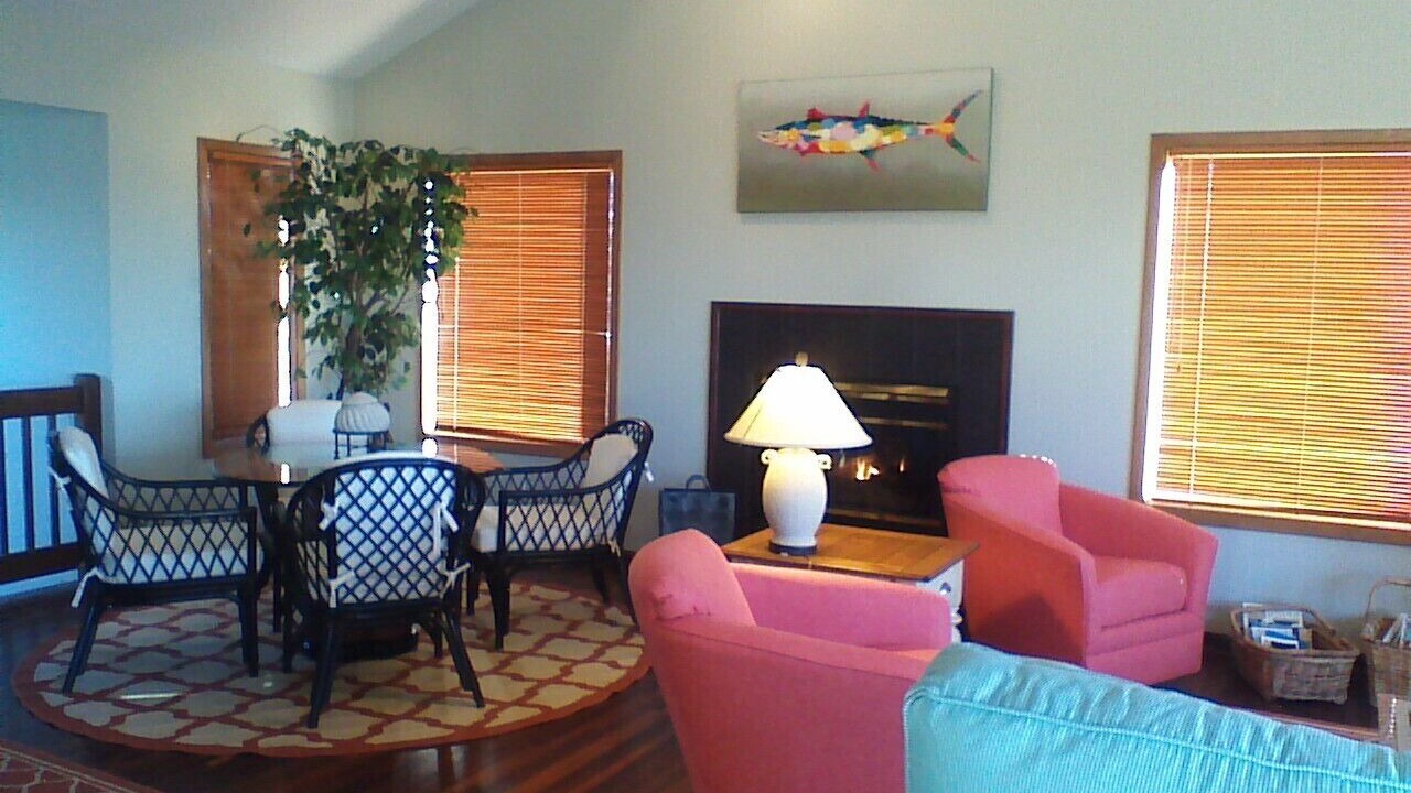 Photo of Livingroom in Pine Knoll Shores