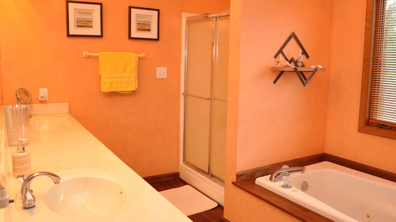 Photo of Bathroom in Pine Knoll Shores