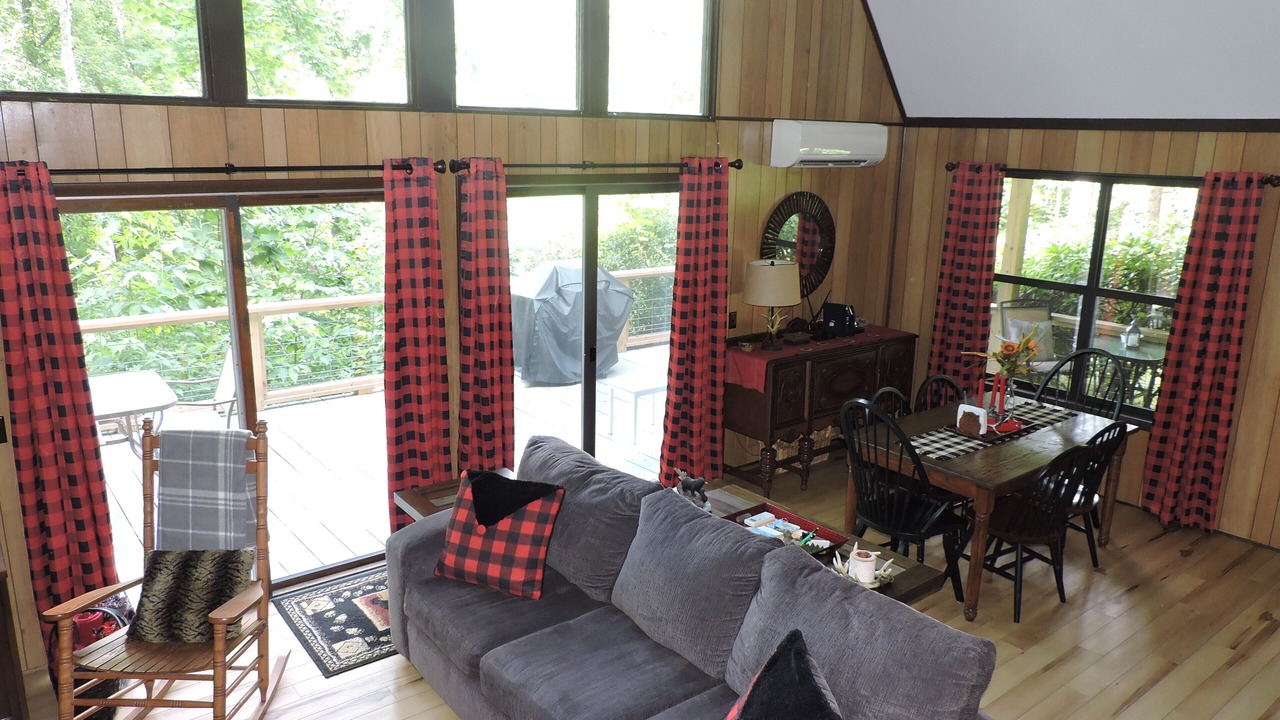 Photo of Bedroom in Robbinsville