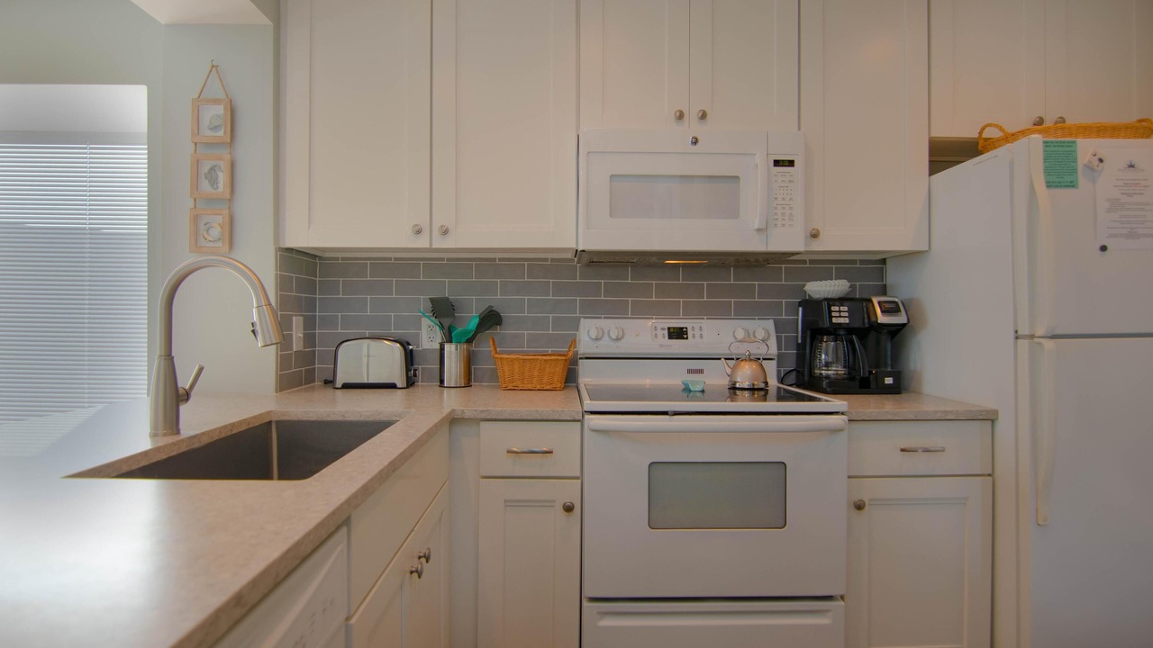 Photo of Kitchen in Oceanmarsh Subdivision