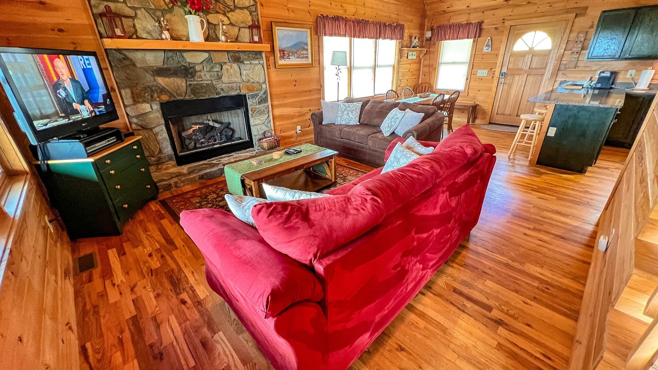 Photo of Livingroom in West Jefferson