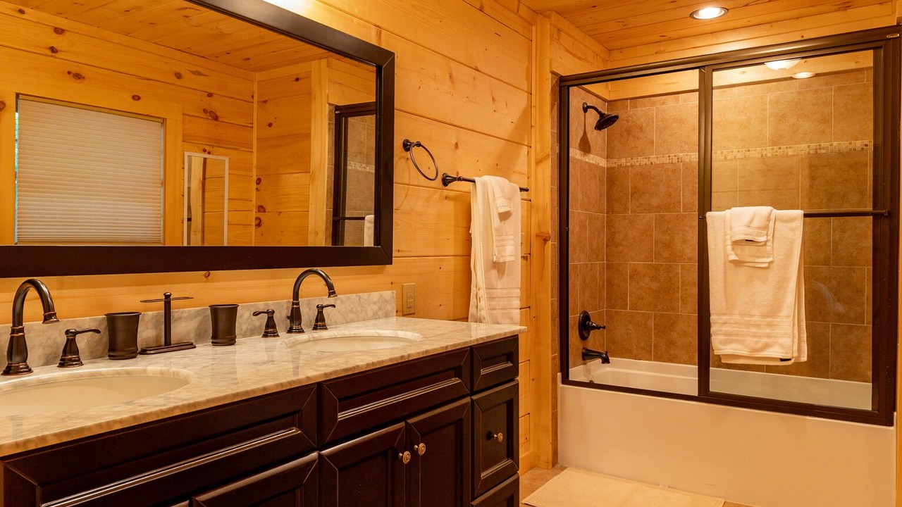 Photo of Bathroom in Saluda