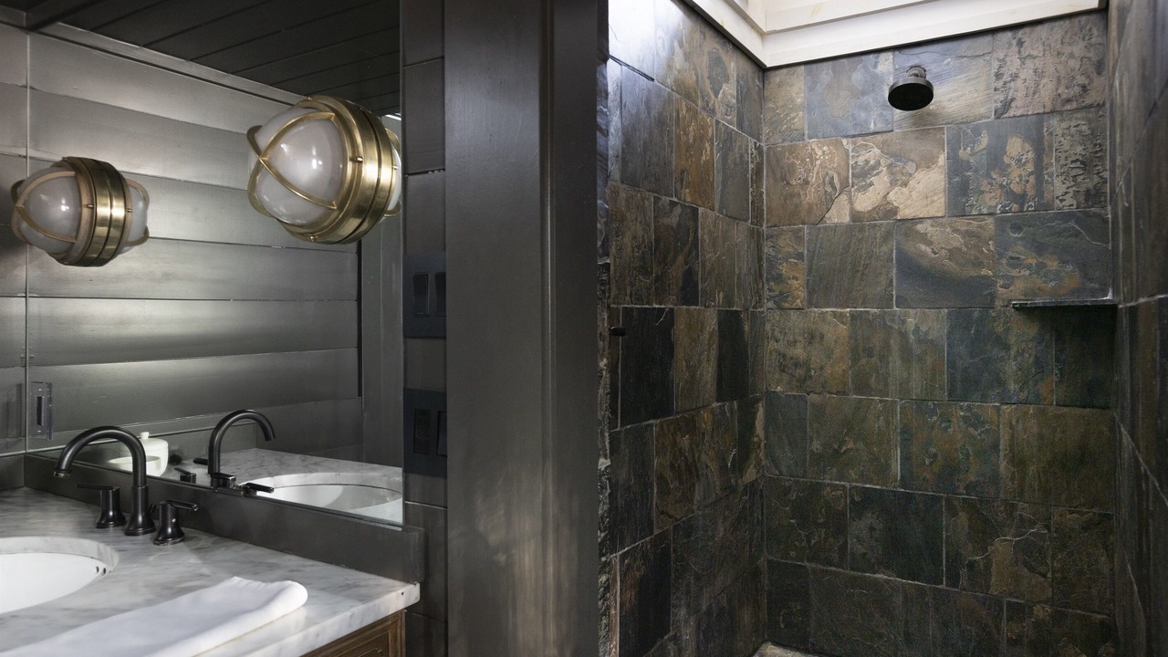Photo of Bathroom in Highlands