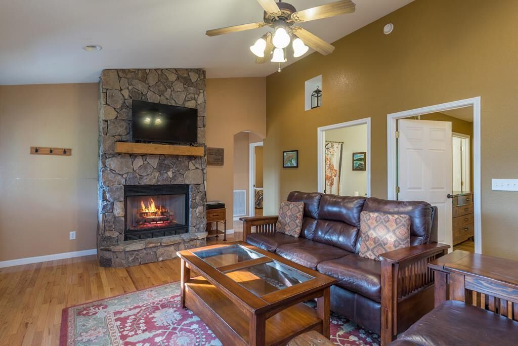 Photo of Livingroom in Burnsville