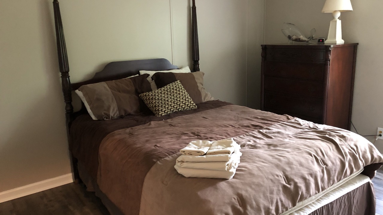 Photo of Bedroom in Southmont