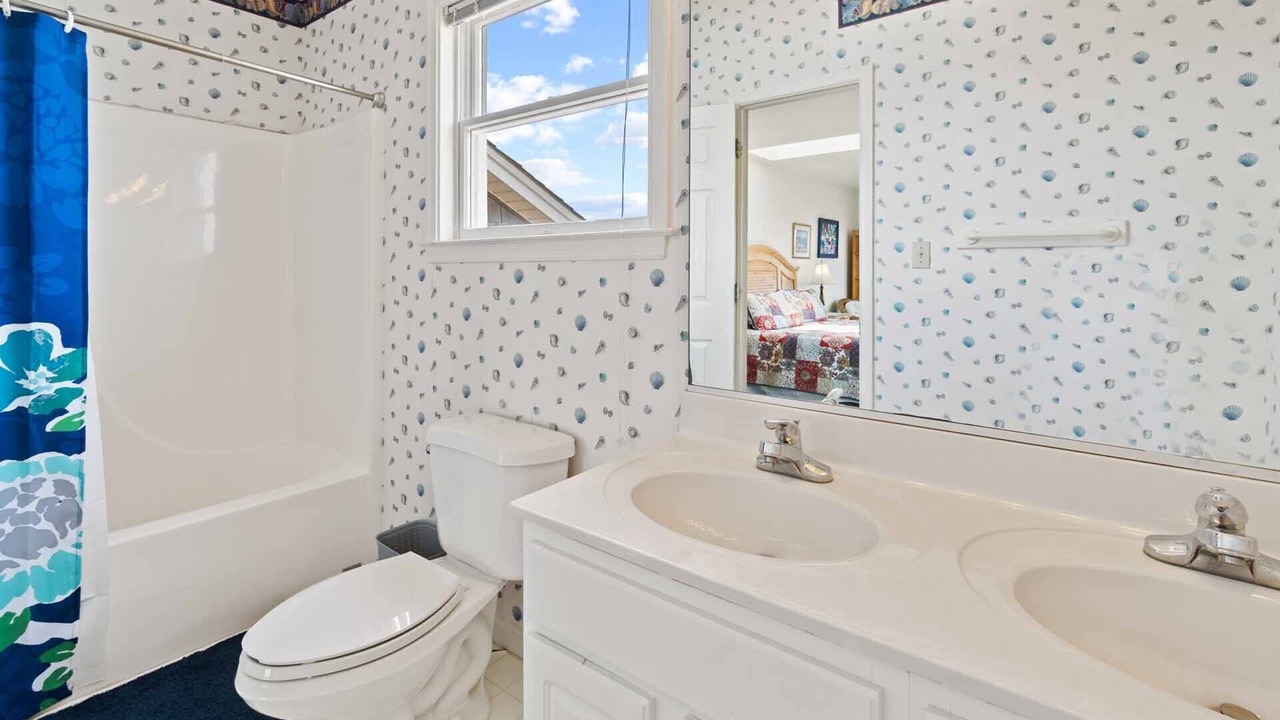 Photo of Bathroom in Waves