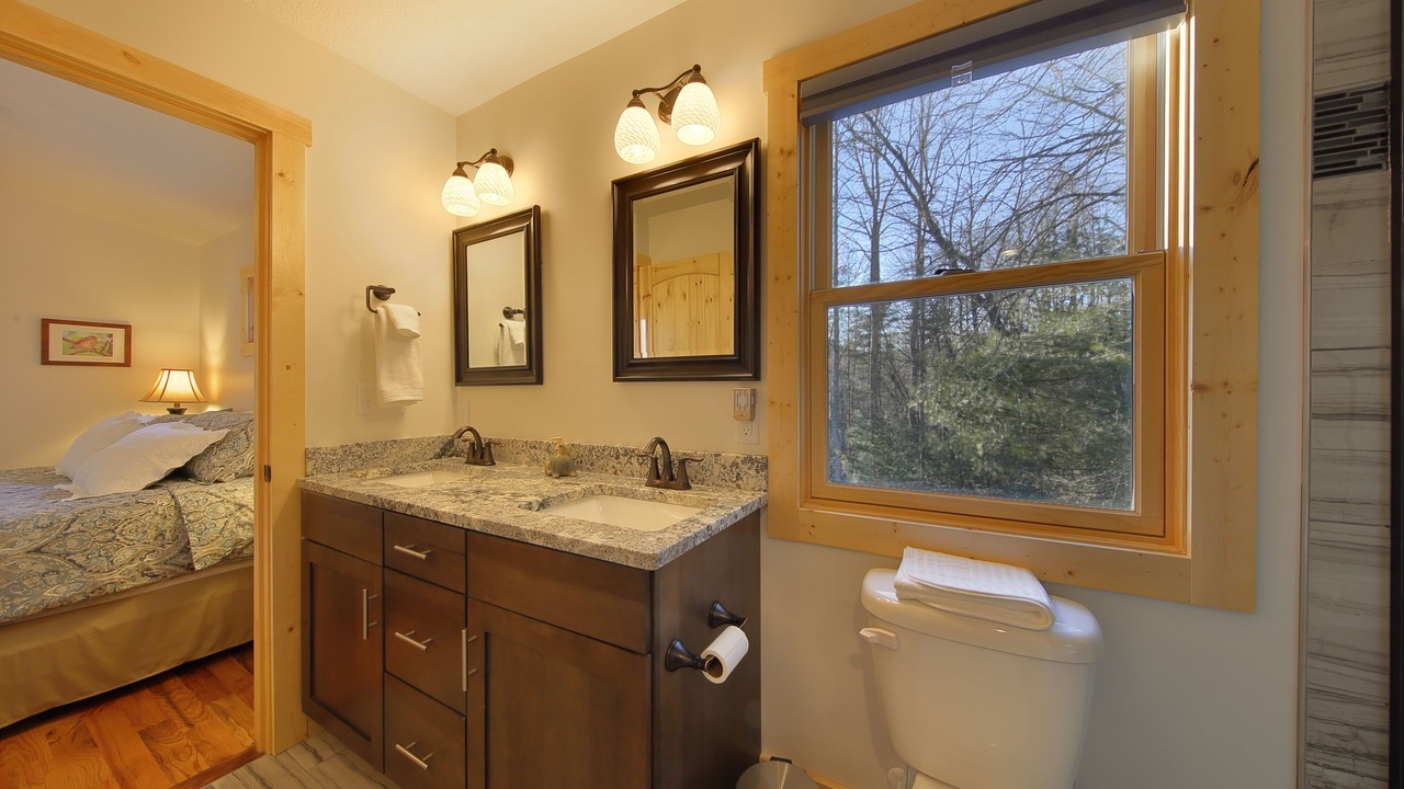 Photo of Bedroom in Hendersonville