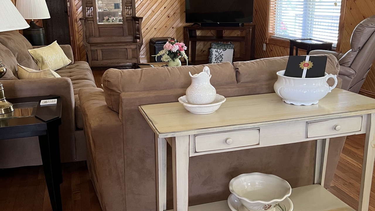 Photo of Livingroom in Candler