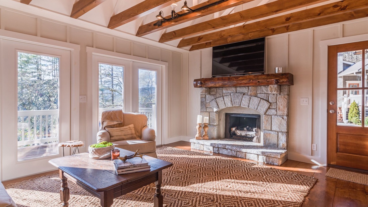 Photo of Livingroom in Cashiers