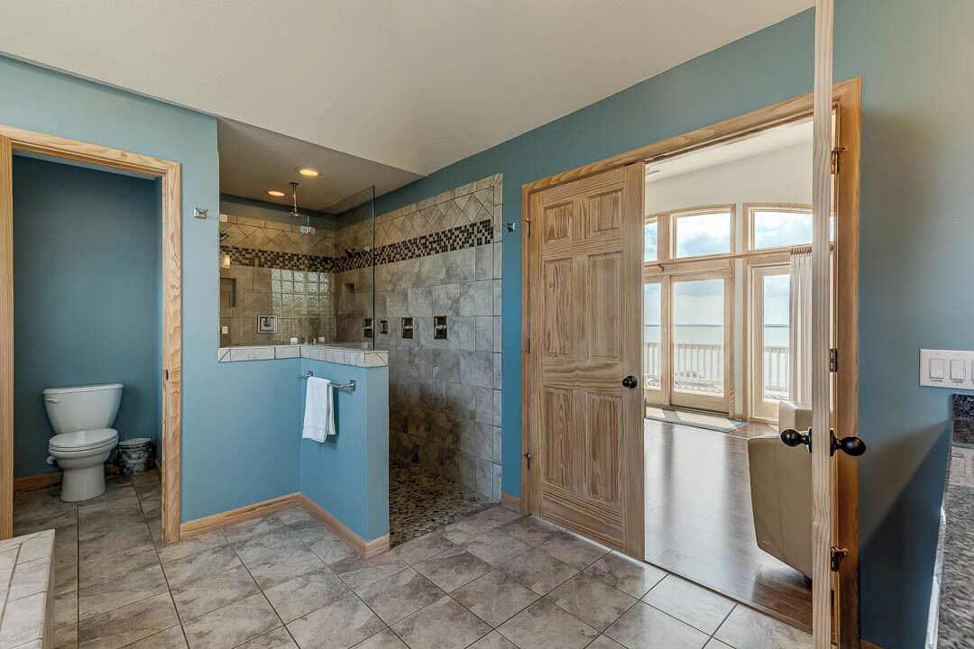 Photo of Bathroom in Monteray Shores
