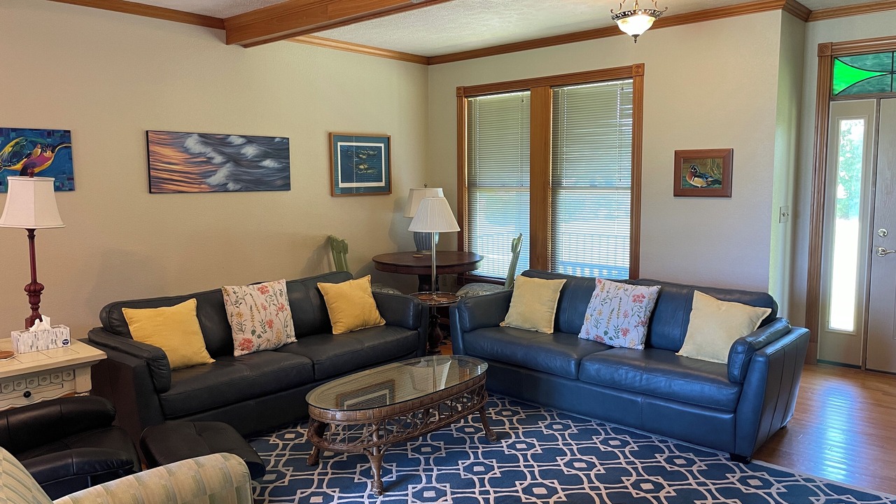 Photo of Livingroom in Harbinger