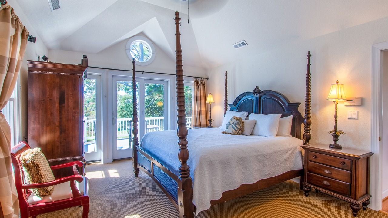 Photo of Bedroom in Corolla Light