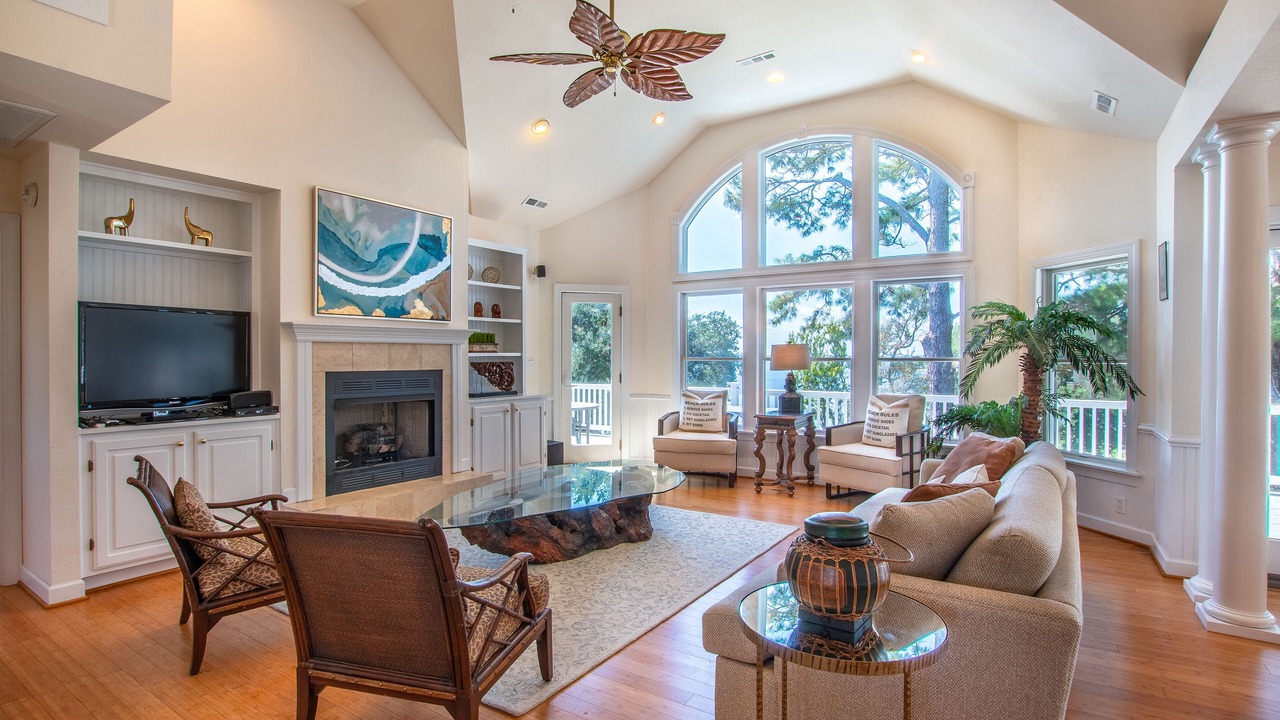 Photo of Livingroom in Corolla Light