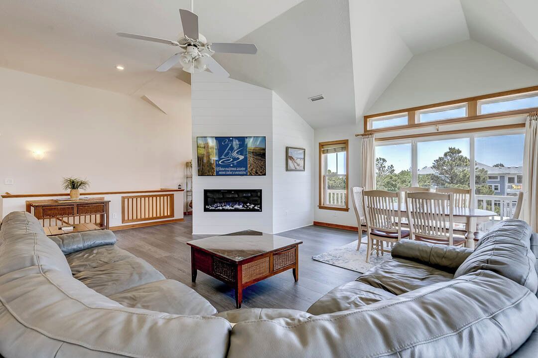 Photo of Bedroom in Corolla Light