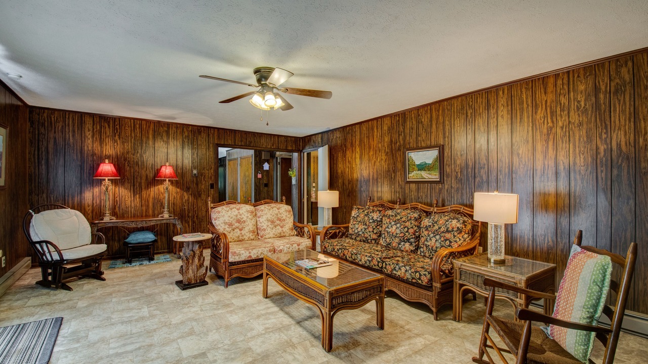 Photo of Livingroom in Valdese