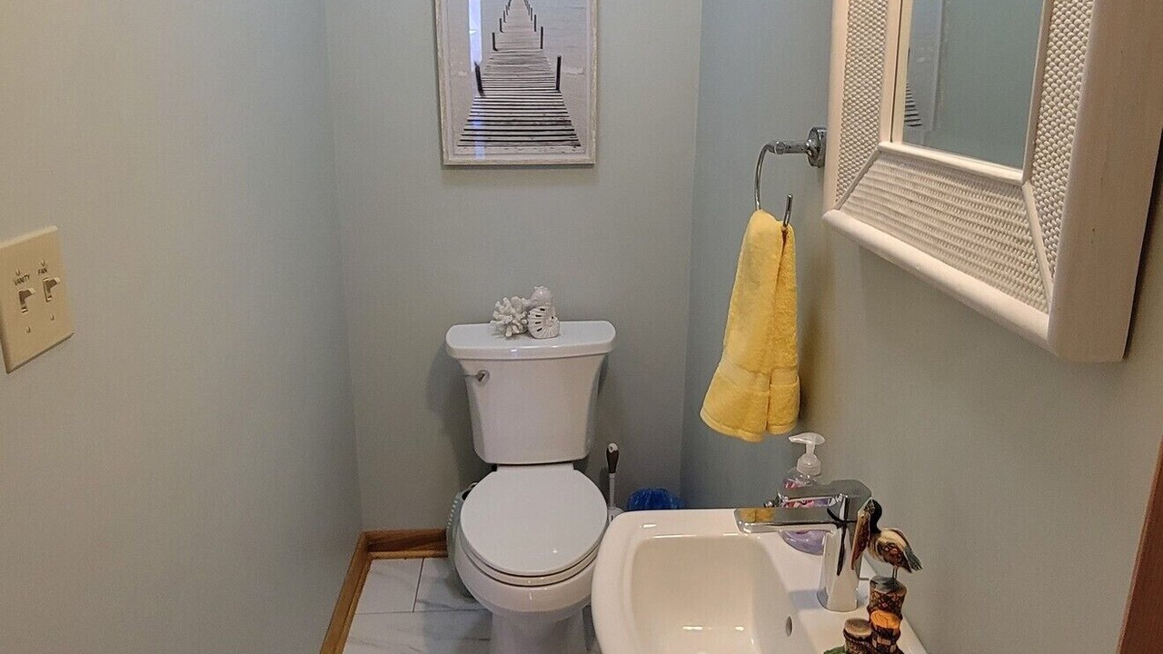 Photo of Bedroom in Corolla Light