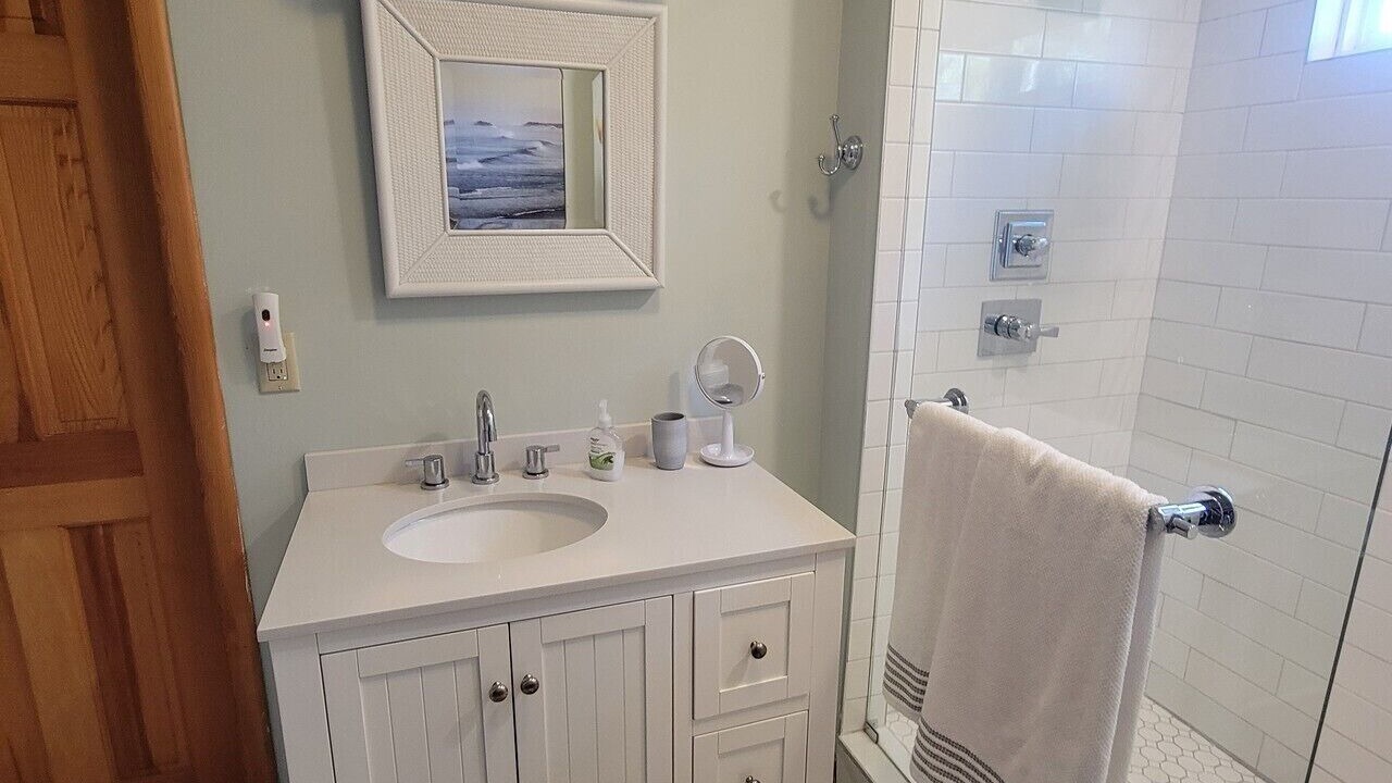 Photo of Bathroom in Corolla Light