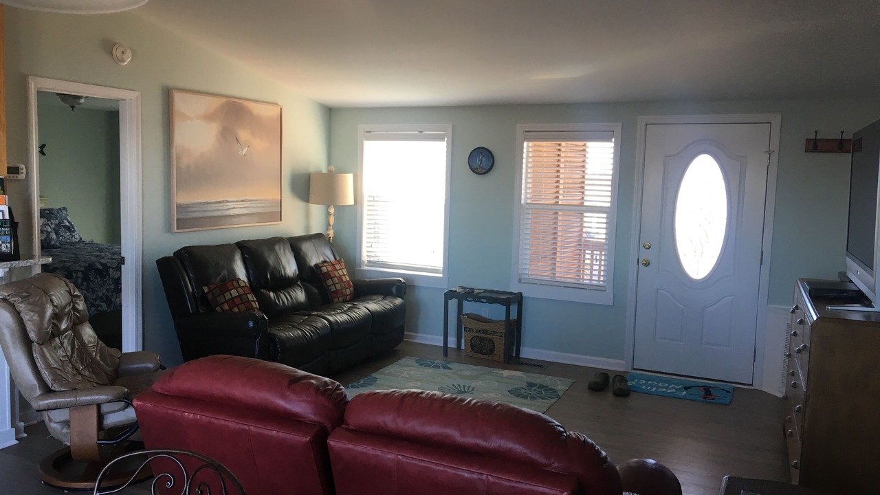 Photo of Livingroom in Cedar Point