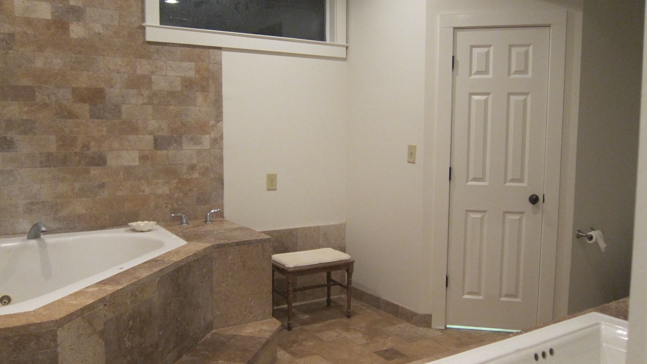 Photo of Bathroom in Leasburg