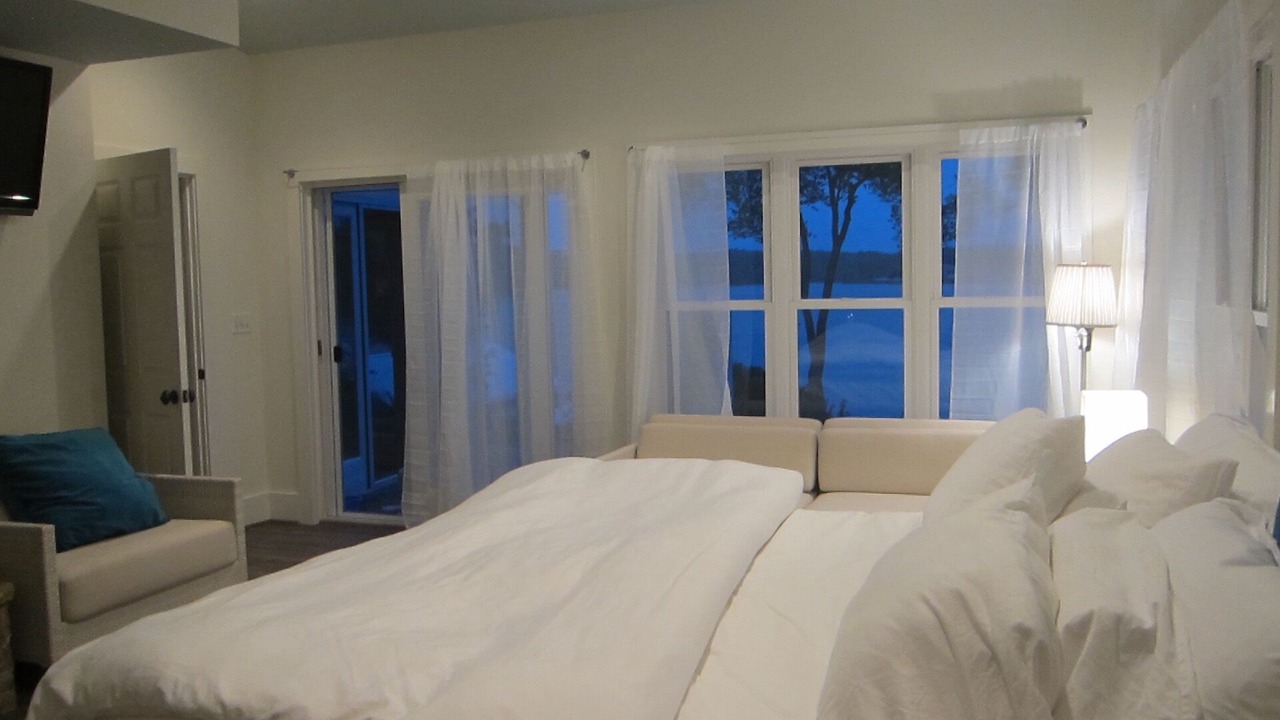 Photo of Bedroom in Leasburg