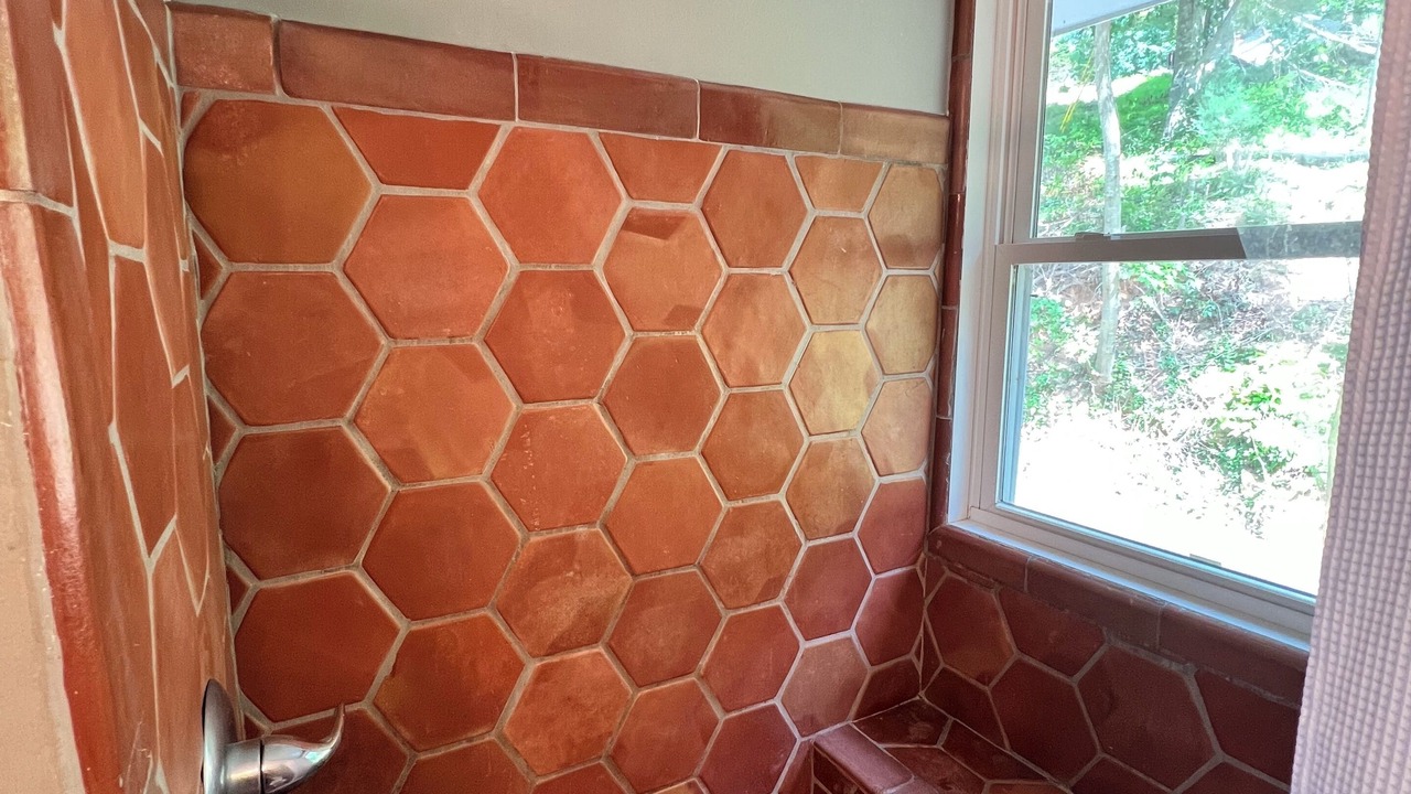 Photo of Bathroom in Leasburg