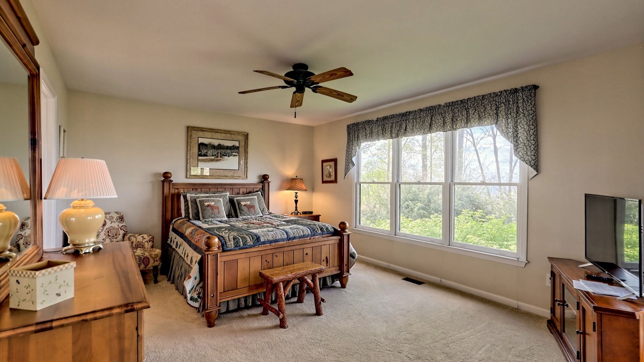 Photo of Bedroom in Eagles View