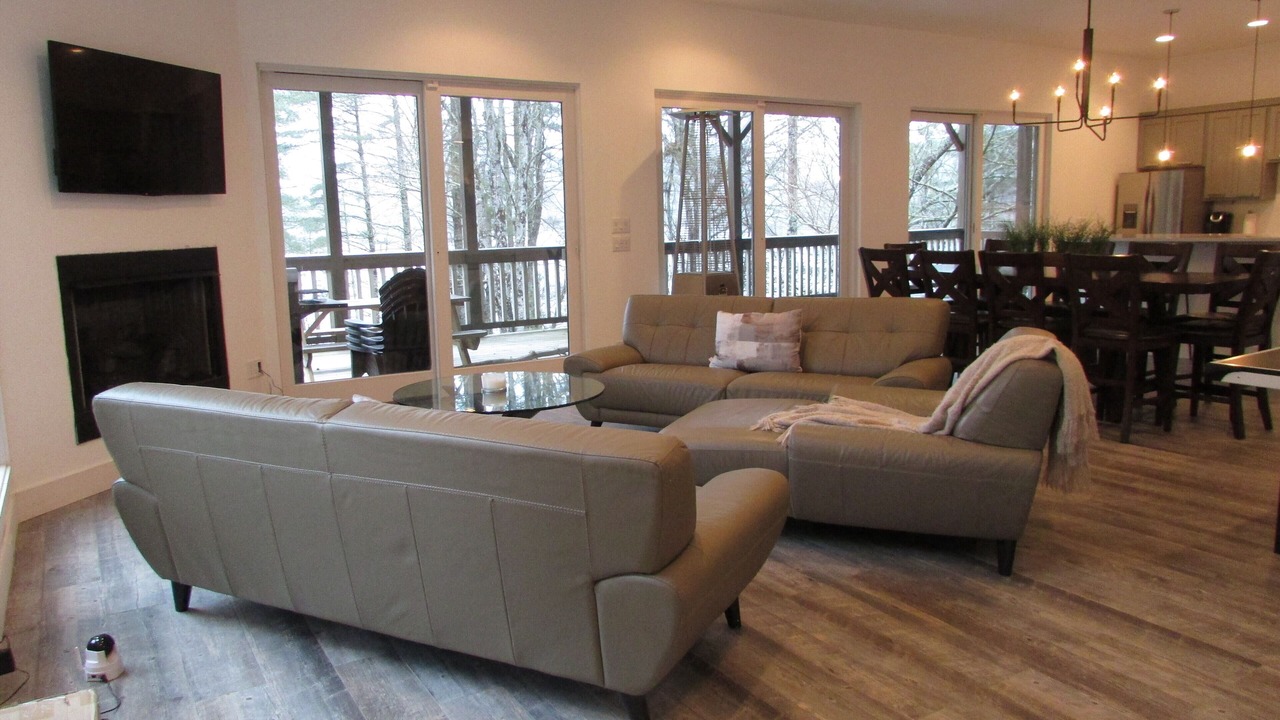 Photo of Livingroom in Cullowhee