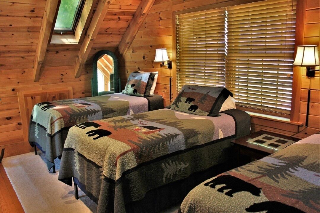 Photo of Bedroom in Tuckasegee