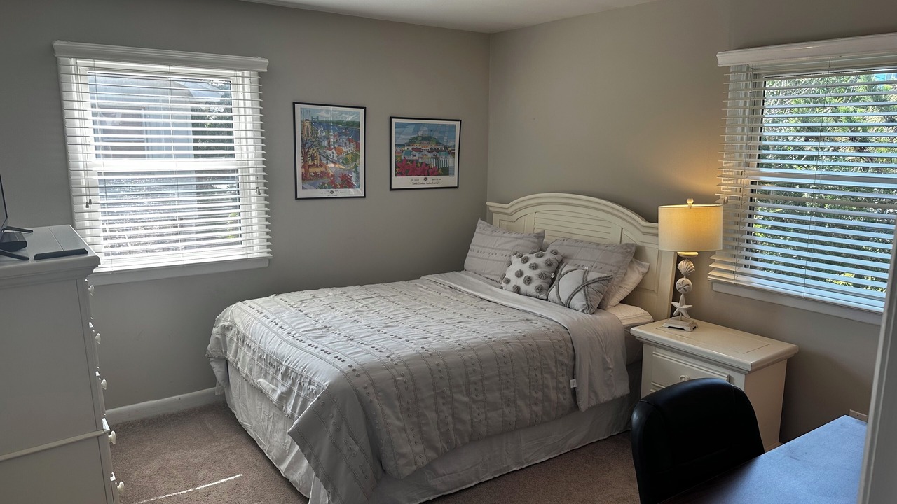 Photo of Bedroom in Parmele Isle