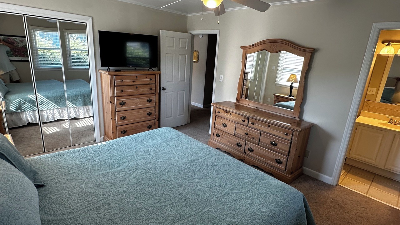 Photo of Bedroom in Parmele Isle