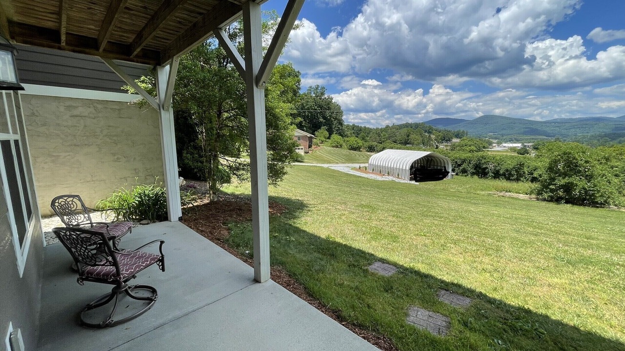 Photo of Outdoor in Hendersonville
