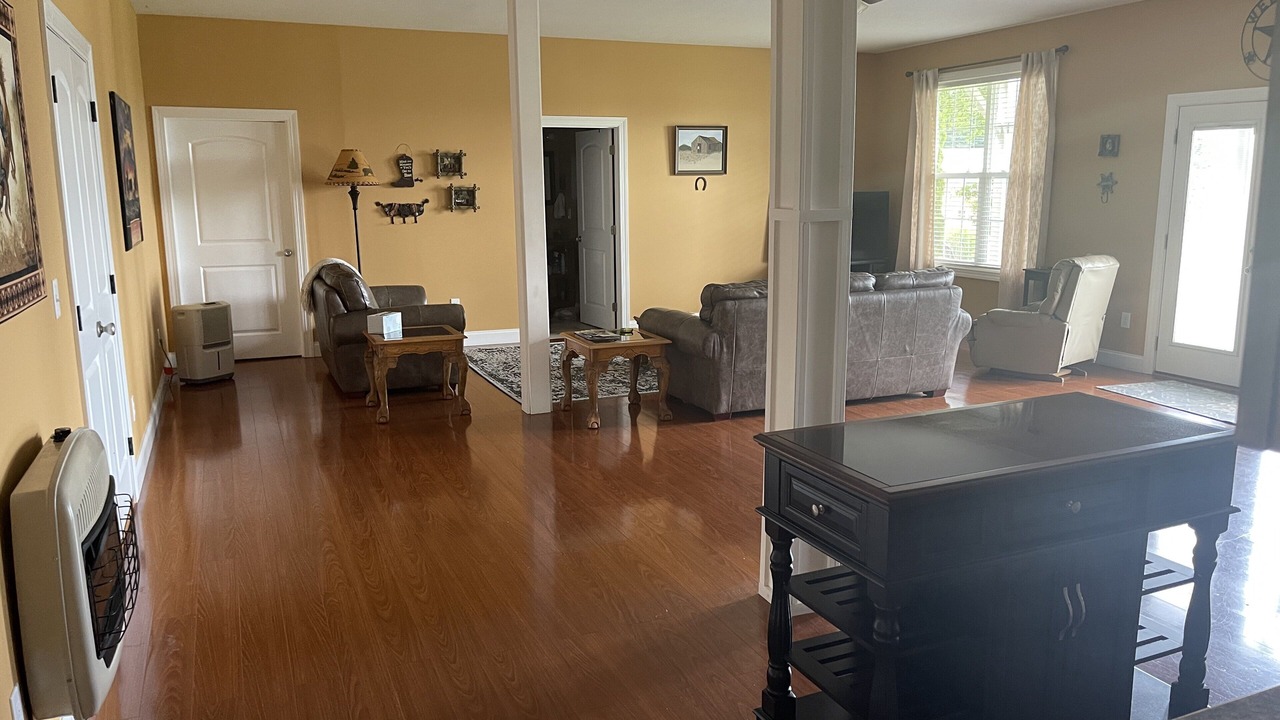 Photo of Livingroom in Hendersonville