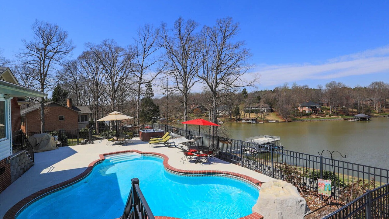 Photo of Outdoor in Dixie - Berryhill