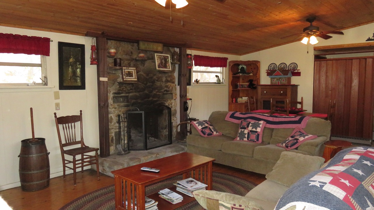 Photo of Livingroom in Candler