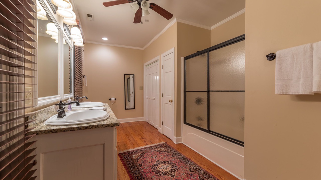 Photo of Bathroom in Beaufort