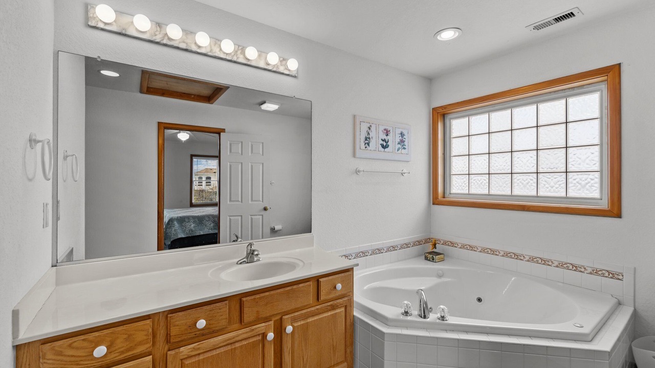 Photo of Bathroom in Whalehead Beach