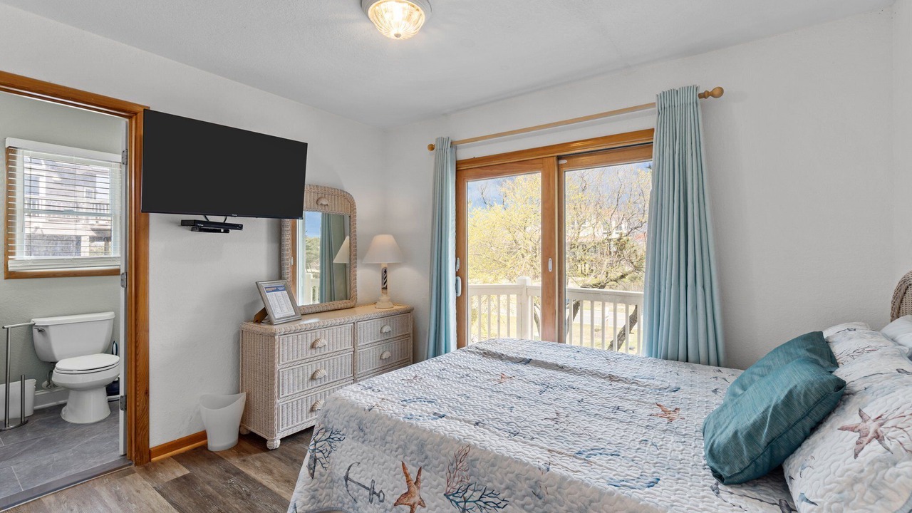 Photo of Bedroom in Whalehead Beach
