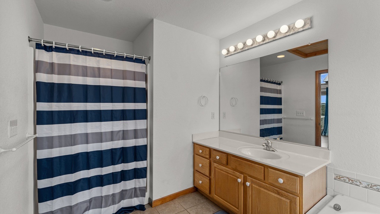 Photo of Bathroom in Whalehead Beach