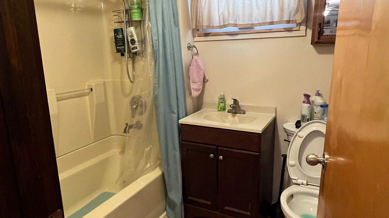 Photo of Bathroom in Nebo