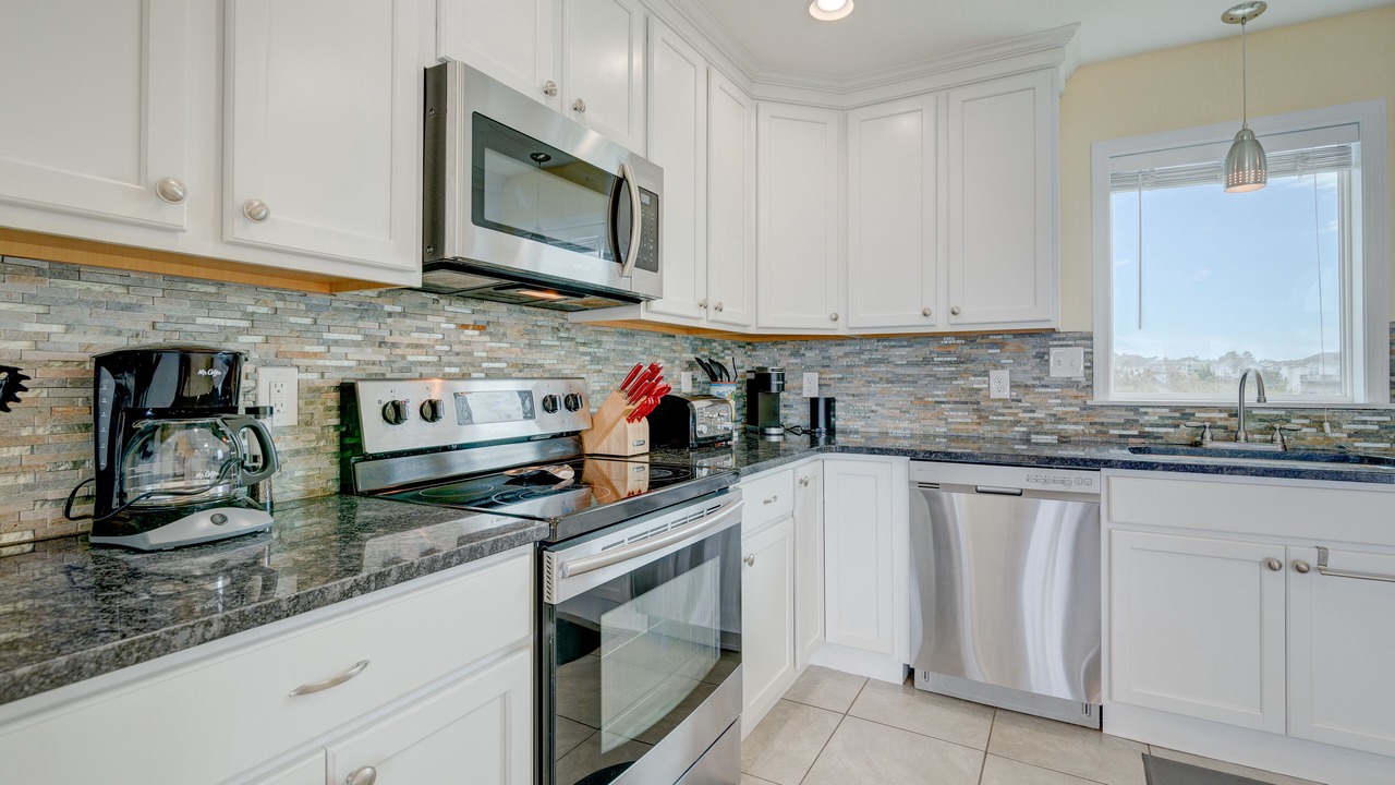 Photo of Kitchen in Whalehead Beach