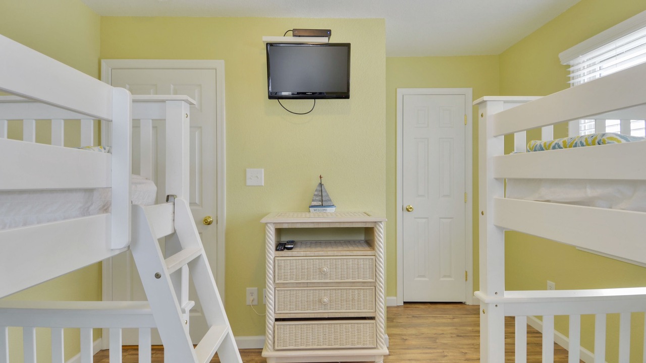 Photo of Bedroom in Whalehead Beach