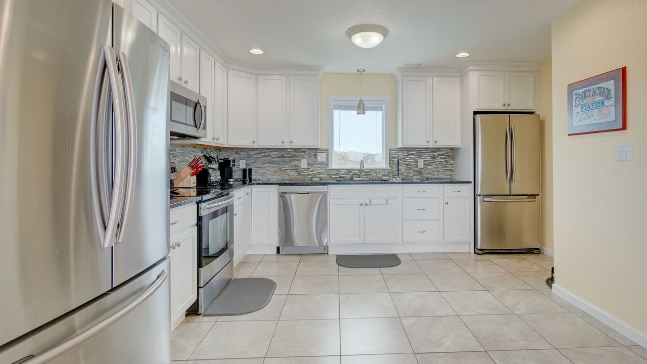 Photo of Kitchen in Whalehead Beach