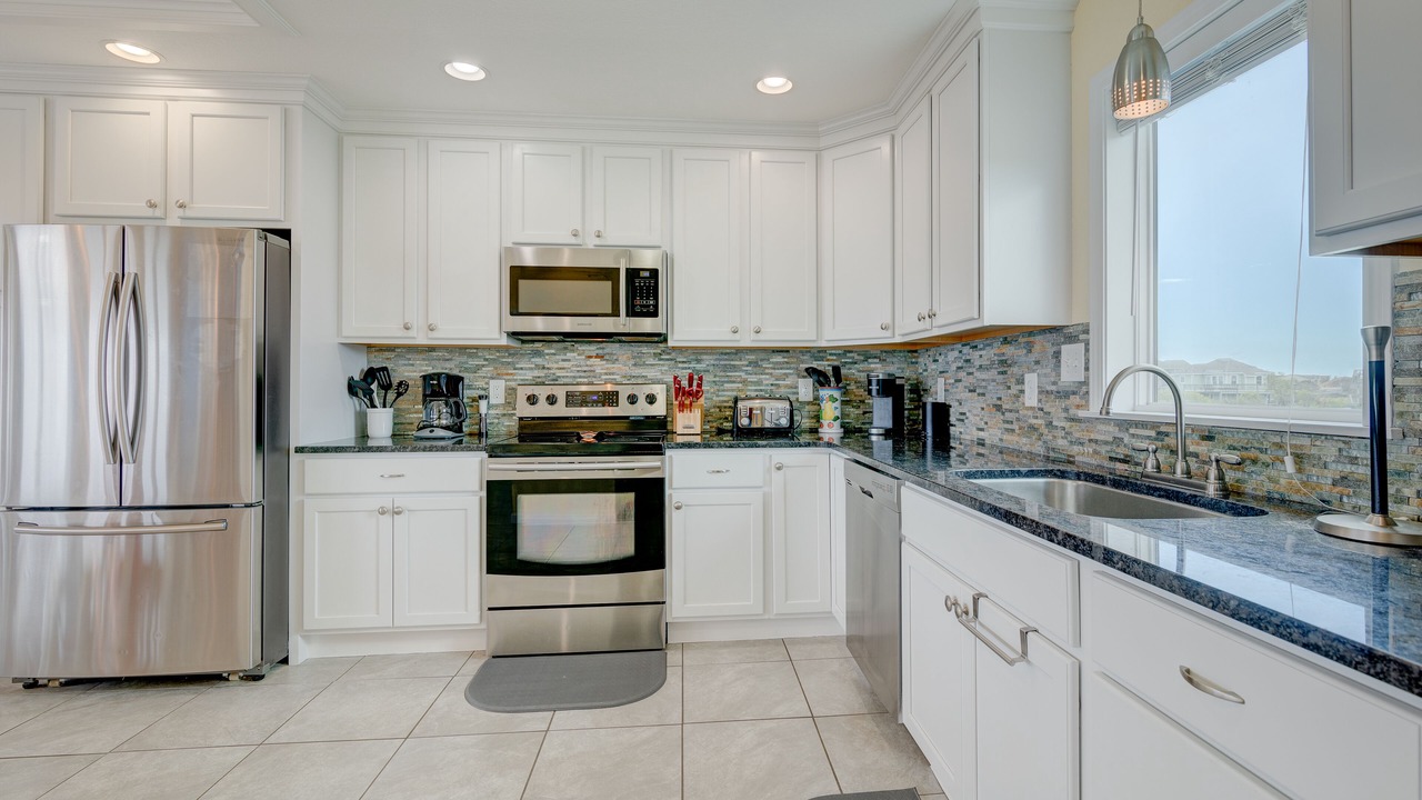 Photo of Kitchen in Whalehead Beach