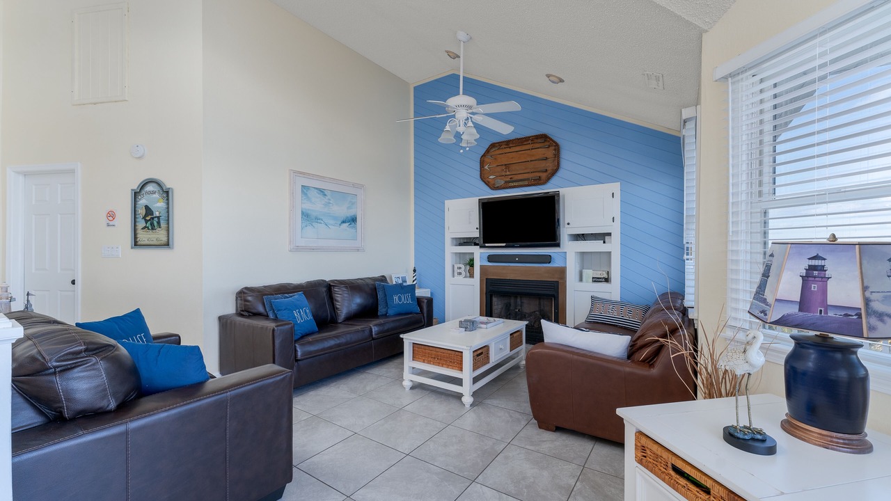 Photo of Livingroom in Whalehead Beach