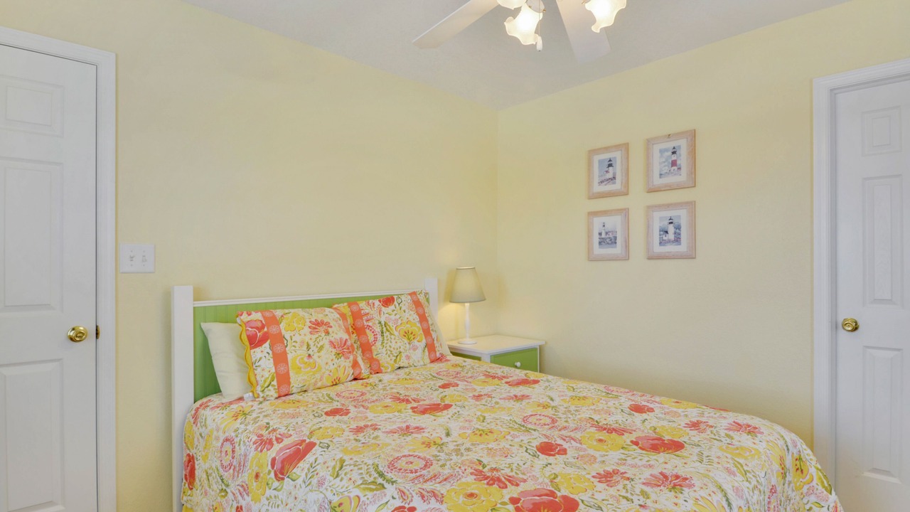Photo of Bedroom in Whalehead Beach