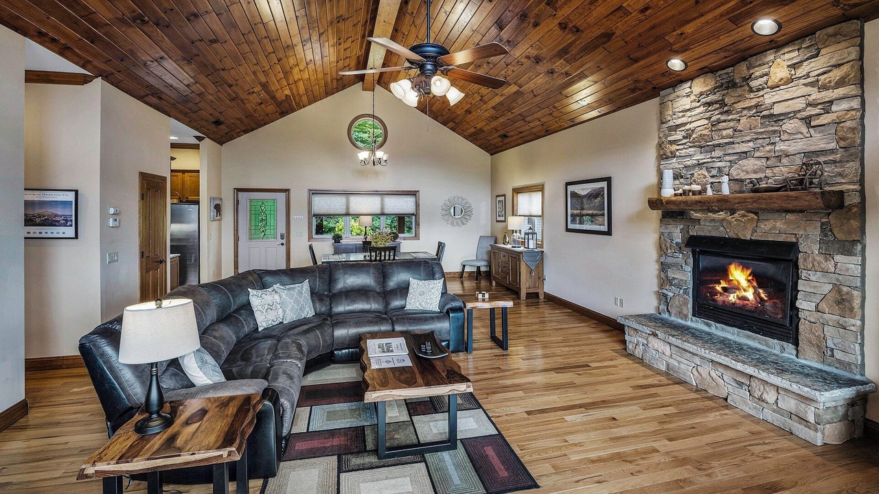 Photo of Livingroom in Whittier