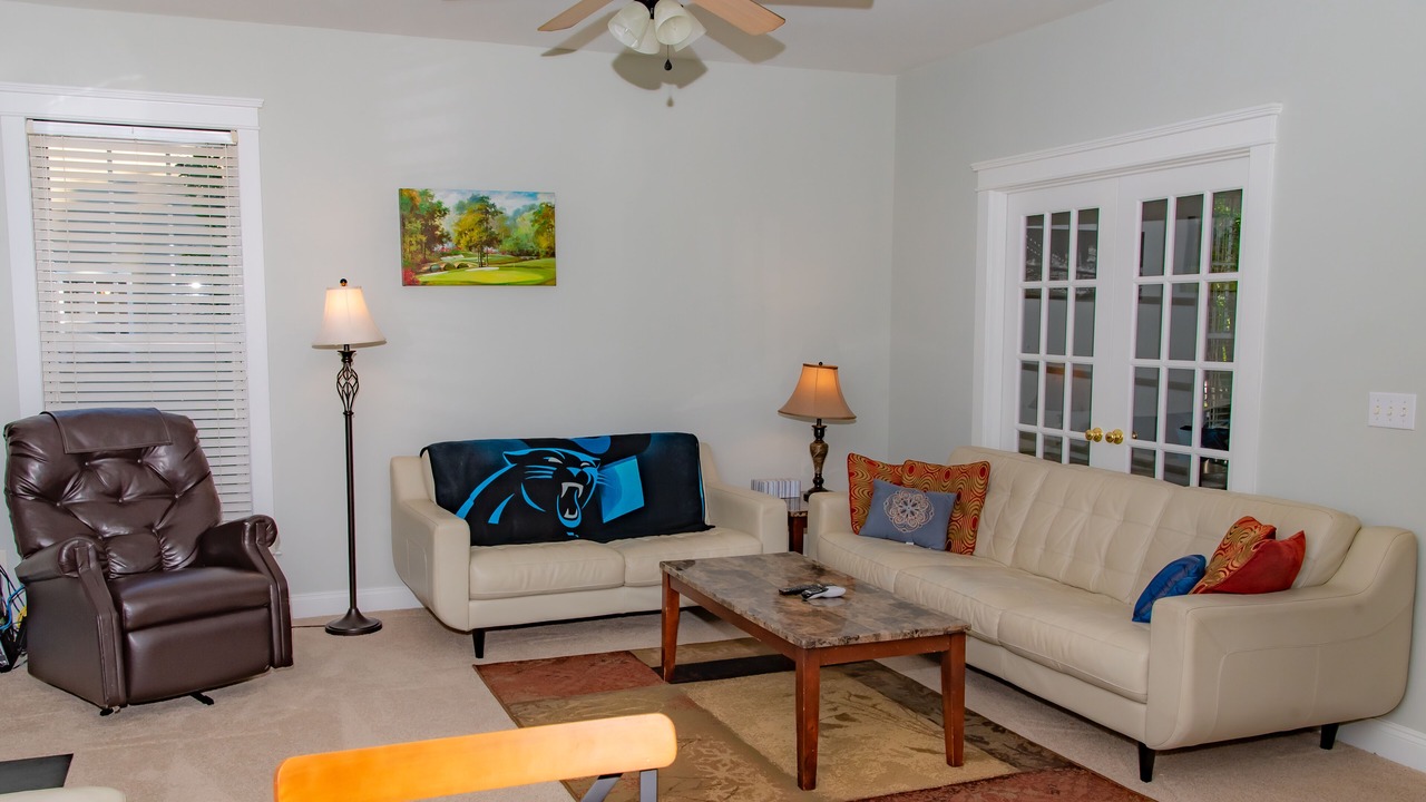 Photo of Livingroom in Huntersville