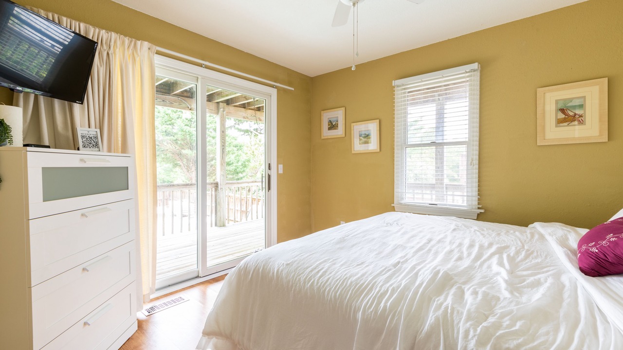 Photo of Bedroom in Whalehead Beach