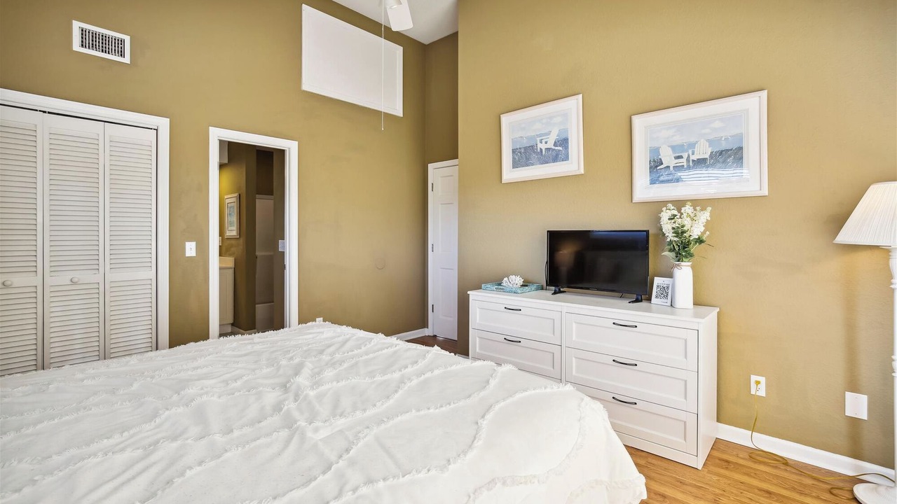 Photo of Bedroom in Whalehead Beach