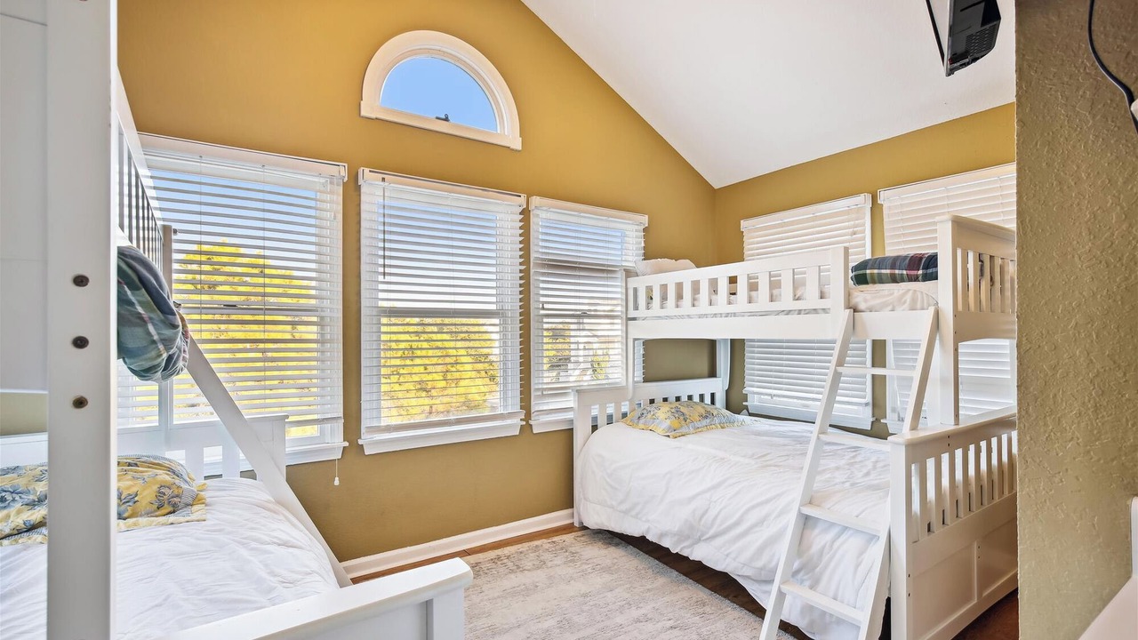 Photo of Bedroom in Whalehead Beach